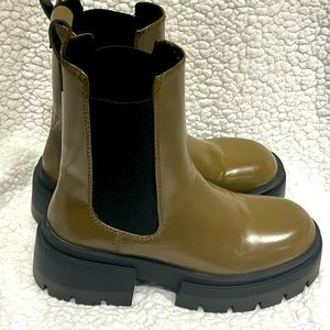 H&M women Chelsea boots platform size .39